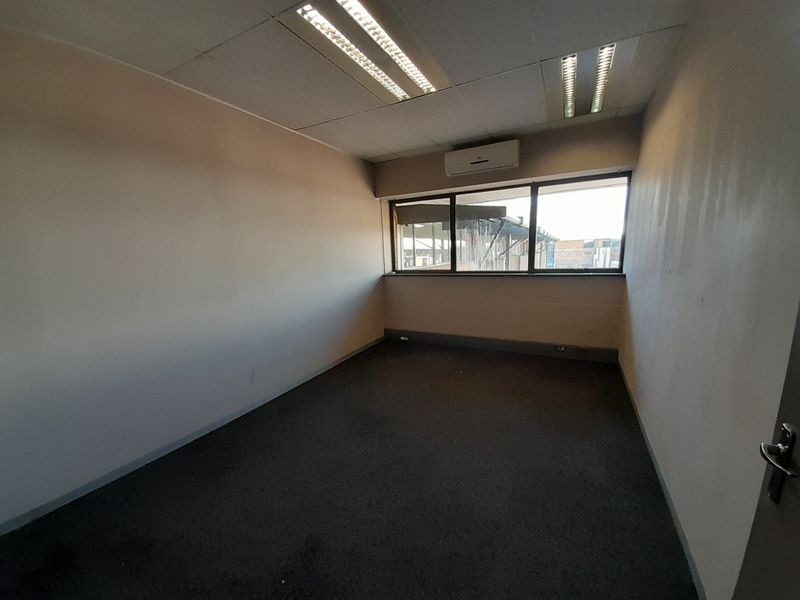 Scale Up in Style Spacious Well Configured 493m Office in Central Park - Photo 3