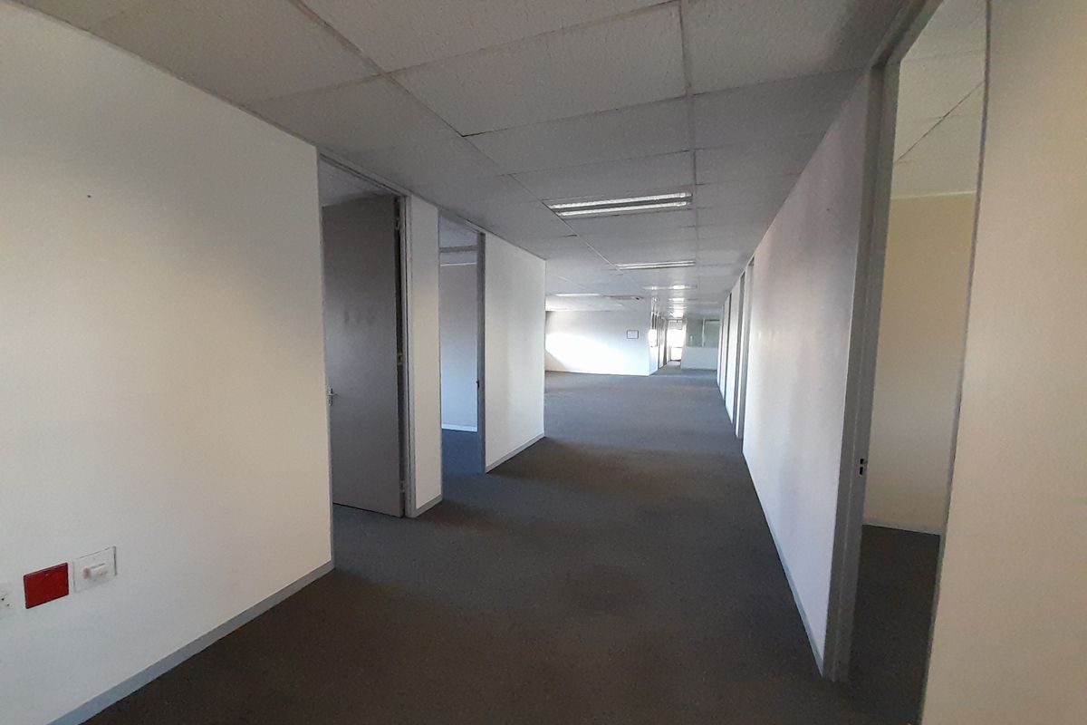 Scale Up in Style Spacious Well Configured 493m Office in Central Park - Photo 5