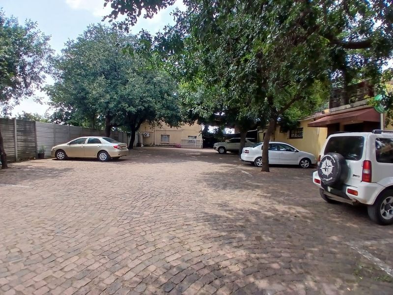 Location. Visibility. Opportunity. - Photo 3