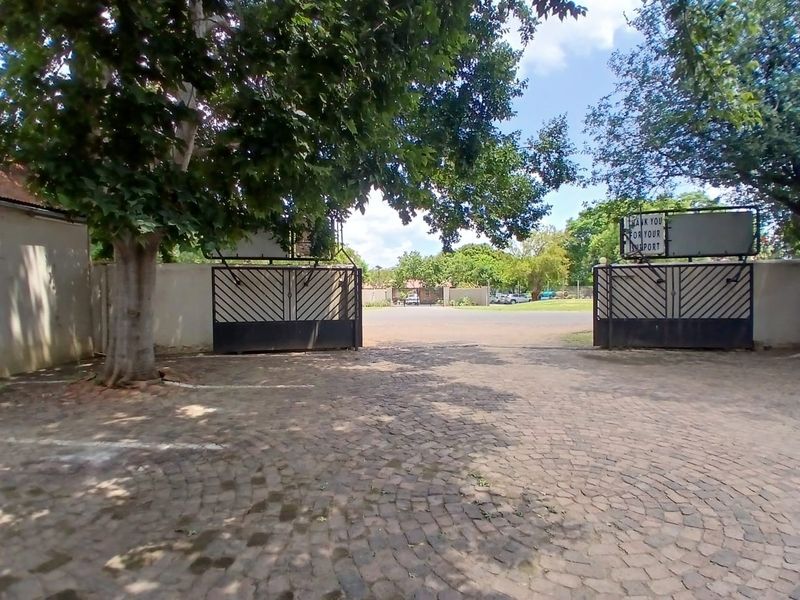 Location. Visibility. Opportunity. - Photo 4