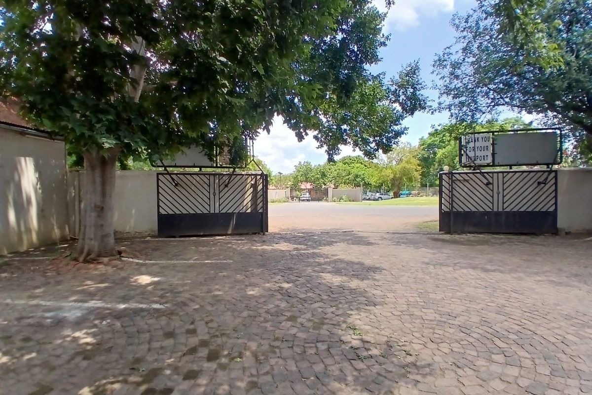 Location. Visibility. Opportunity. - Photo 4