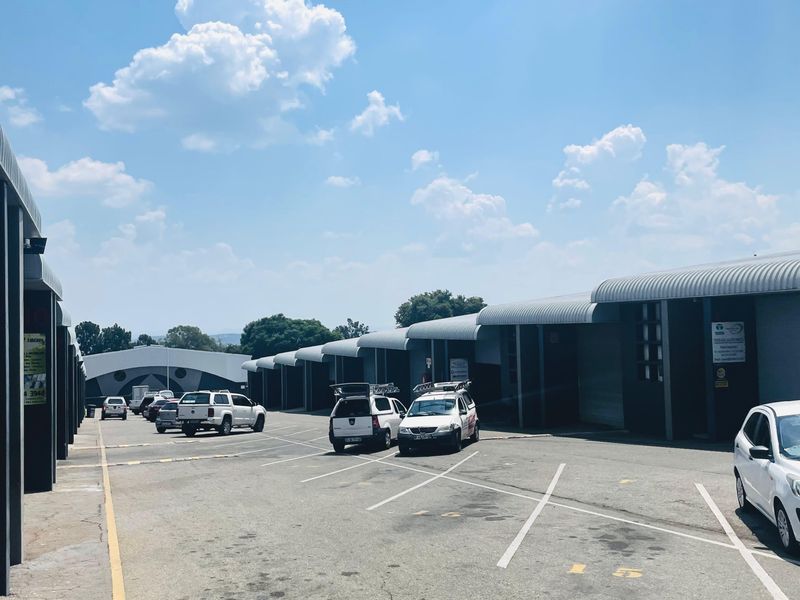 125 Sqm Warehouse UNIT with 3 Phase Power - Photo 8