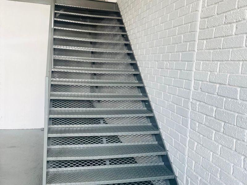 125 Sqm Warehouse UNIT with 3 Phase Power - Photo 7