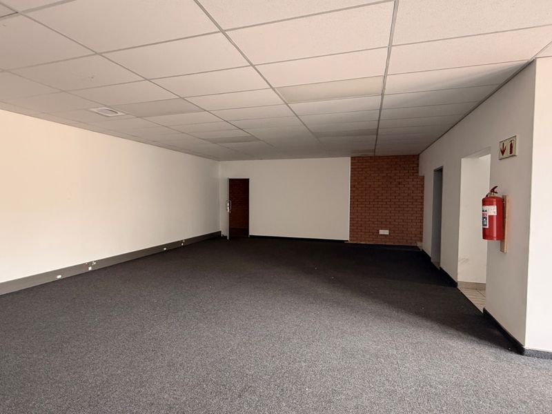 673m2 Warehouse To Let, Prime Location in Twenty One Industrial Estate - Photo 4