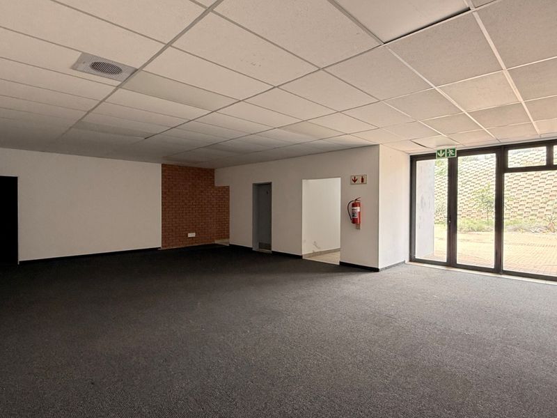 673m2 Warehouse To Let, Prime Location in Twenty One Industrial Estate - Photo 5