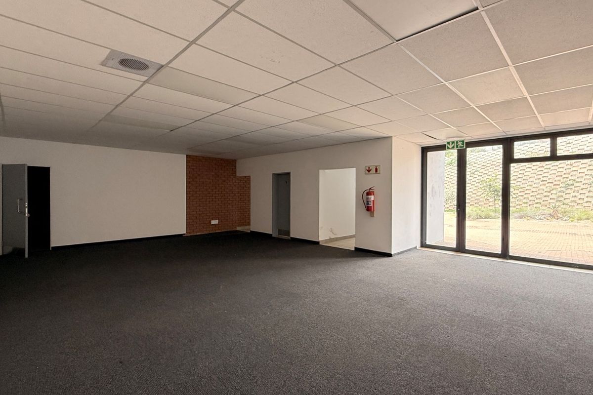 673m2 Warehouse To Let, Prime Location in Twenty One Industrial Estate - Photo 5