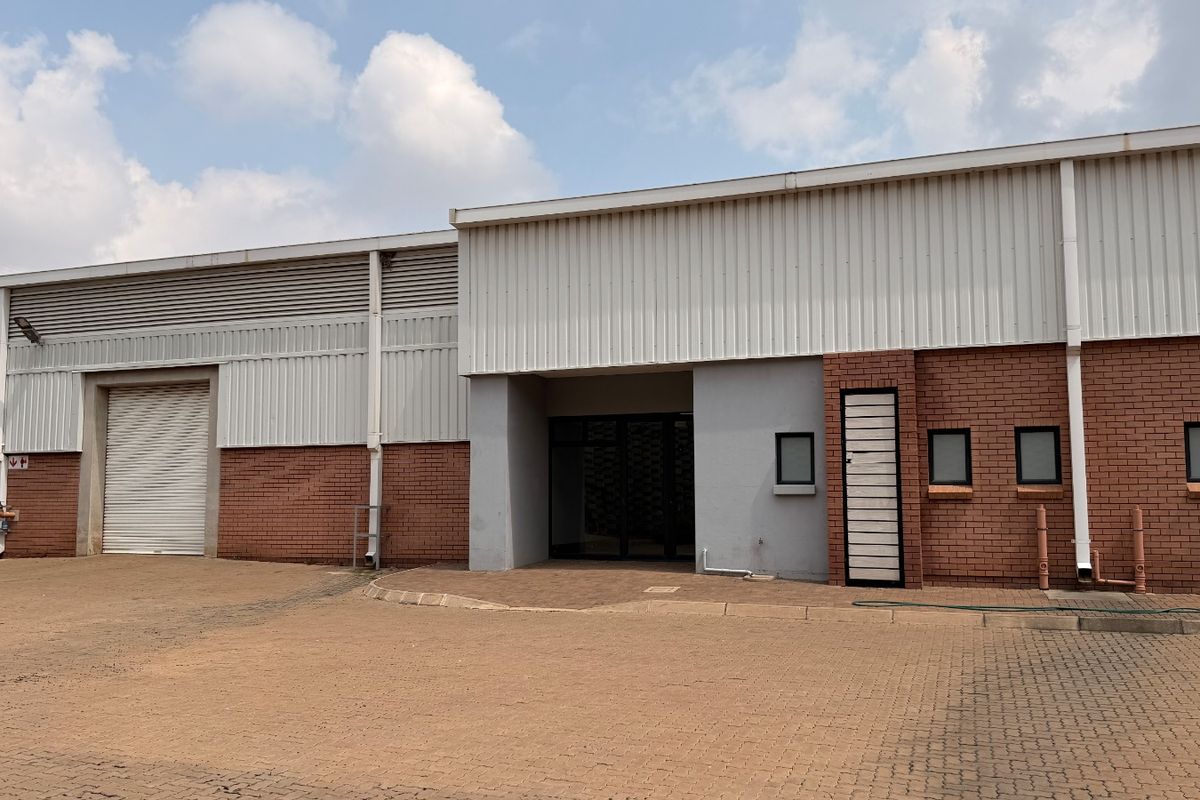 673m2 Warehouse To Let, Prime Location in Twenty One Industrial Estate - Photo 3