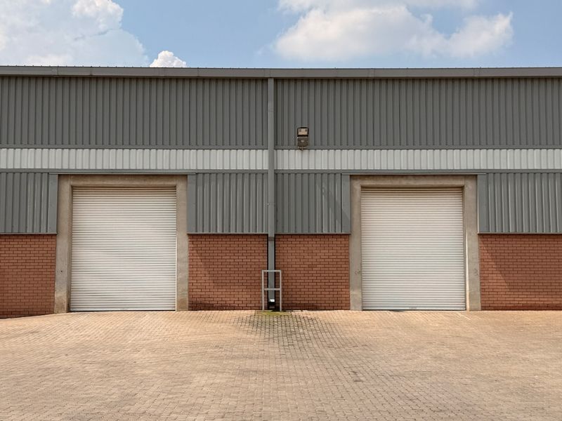 1,315m2 A-Grade Warehouse To Let in Twenty One Industrial Estate - Photo 3