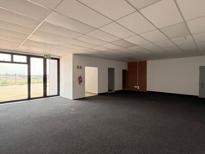 1,315m2 A-Grade Warehouse To Let in Twenty One Industrial Estate - Photo 5