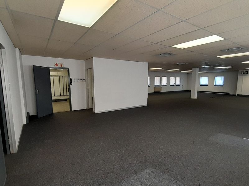 54m Ground Floor Scale and Simplicity in a Secure Industrial Park - Photo 3