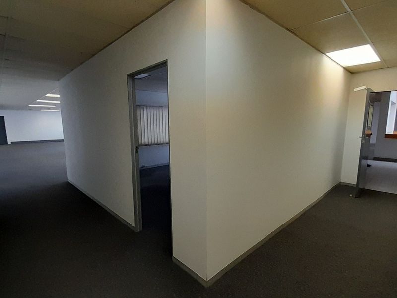 709m Commanding First Floor Office Presence in Mifa Industrial Park - Photo 7