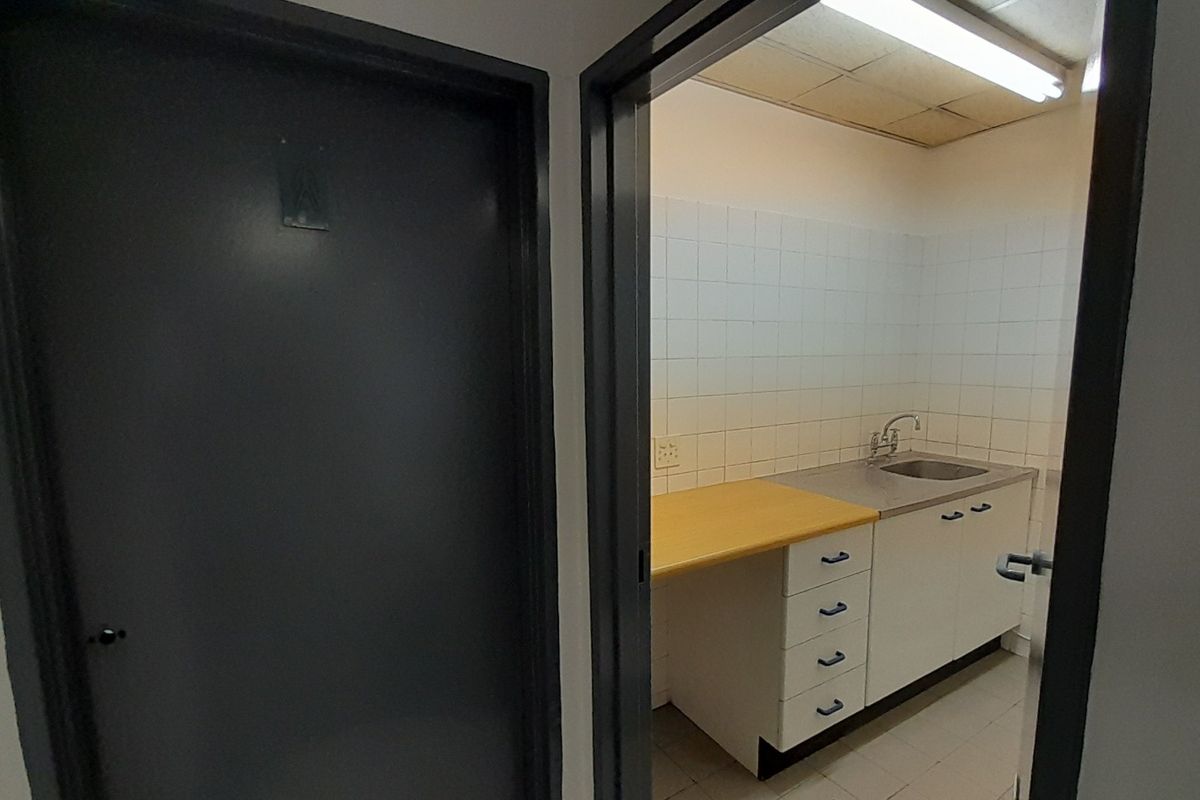 709m Commanding First Floor Office Presence in Mifa Industrial Park - Photo 5