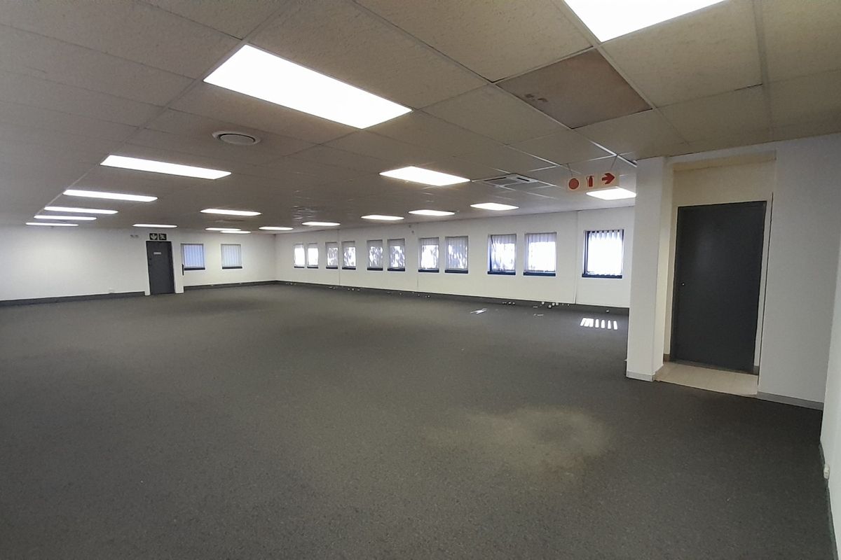 709m Commanding First Floor Office Presence in Mifa Industrial Park - Photo 2
