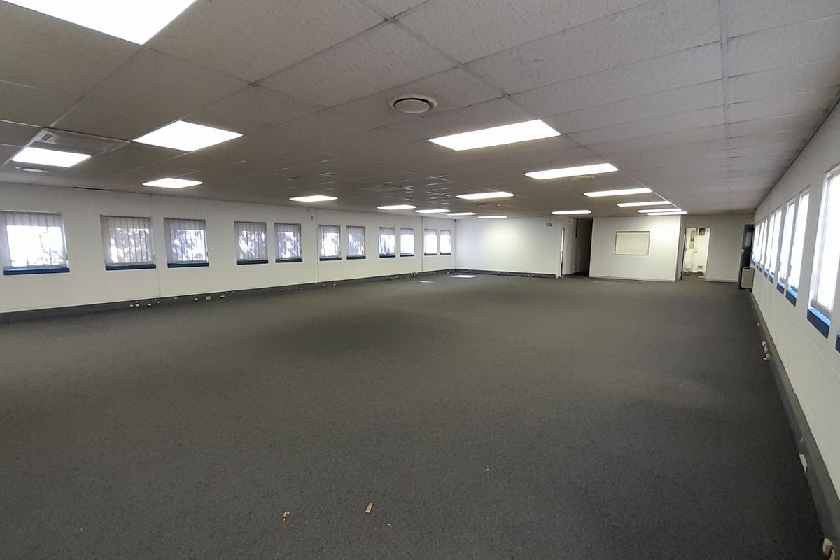 709m Commanding First Floor Office Presence in Mifa Industrial Park - Photo 3