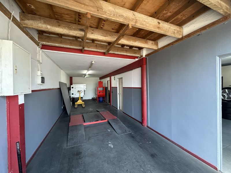 Prime Commercial Space in Ballito Central. - Photo 3
