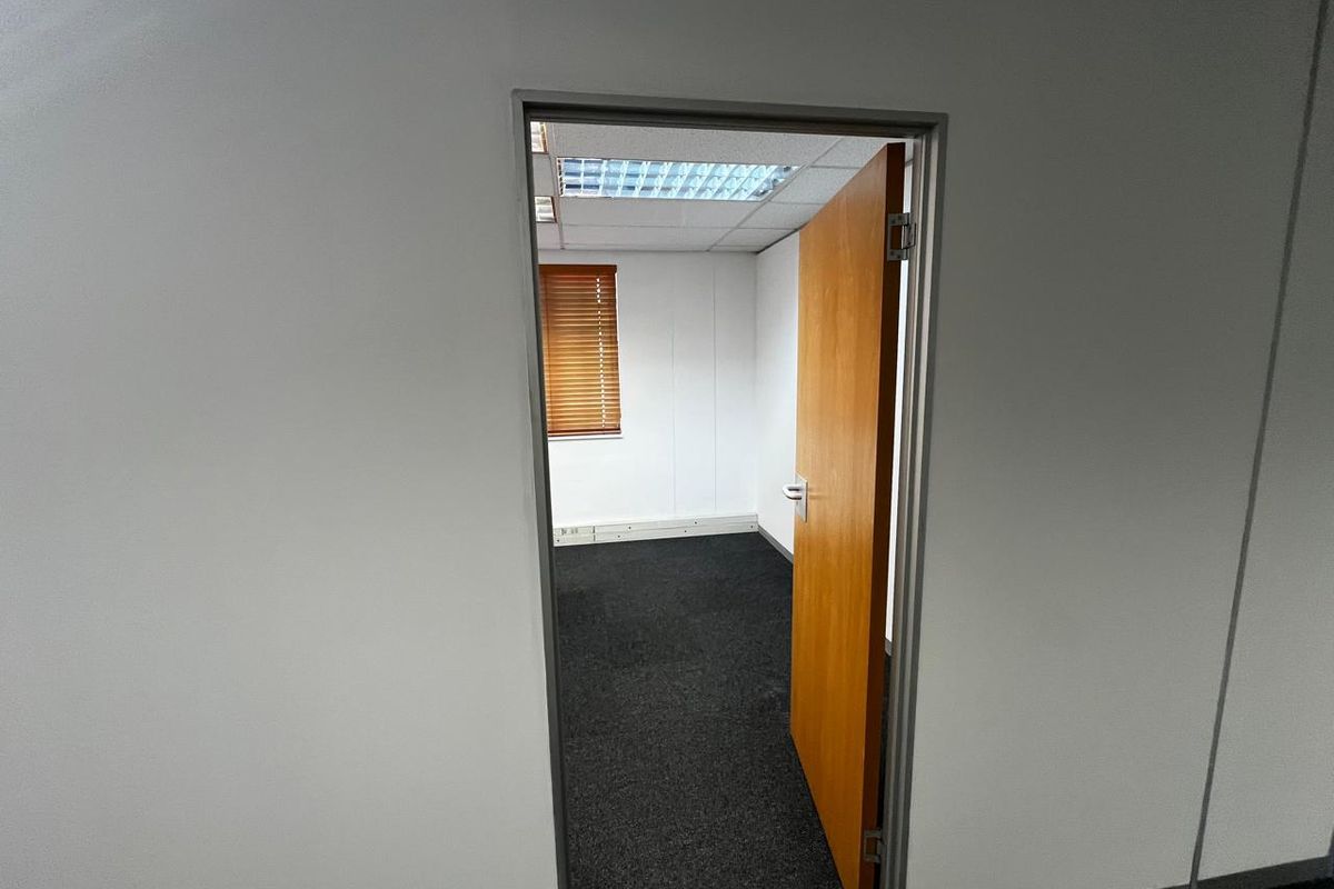PRIME OFFICE SPACE IN TYGERVALLEY, BELLVILLE - Photo 5