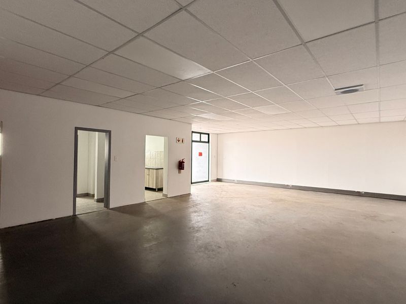 676m2 A-Grade Industrial Warehouse To Let in Olifantsfontein - Photo 8