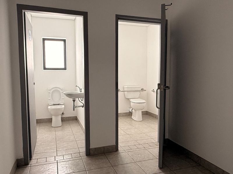 676m2 A-Grade Industrial Warehouse To Let in Olifantsfontein - Photo 10