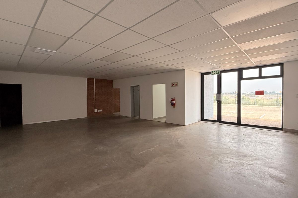676m2 A-Grade Industrial Warehouse To Let in Olifantsfontein - Photo 5