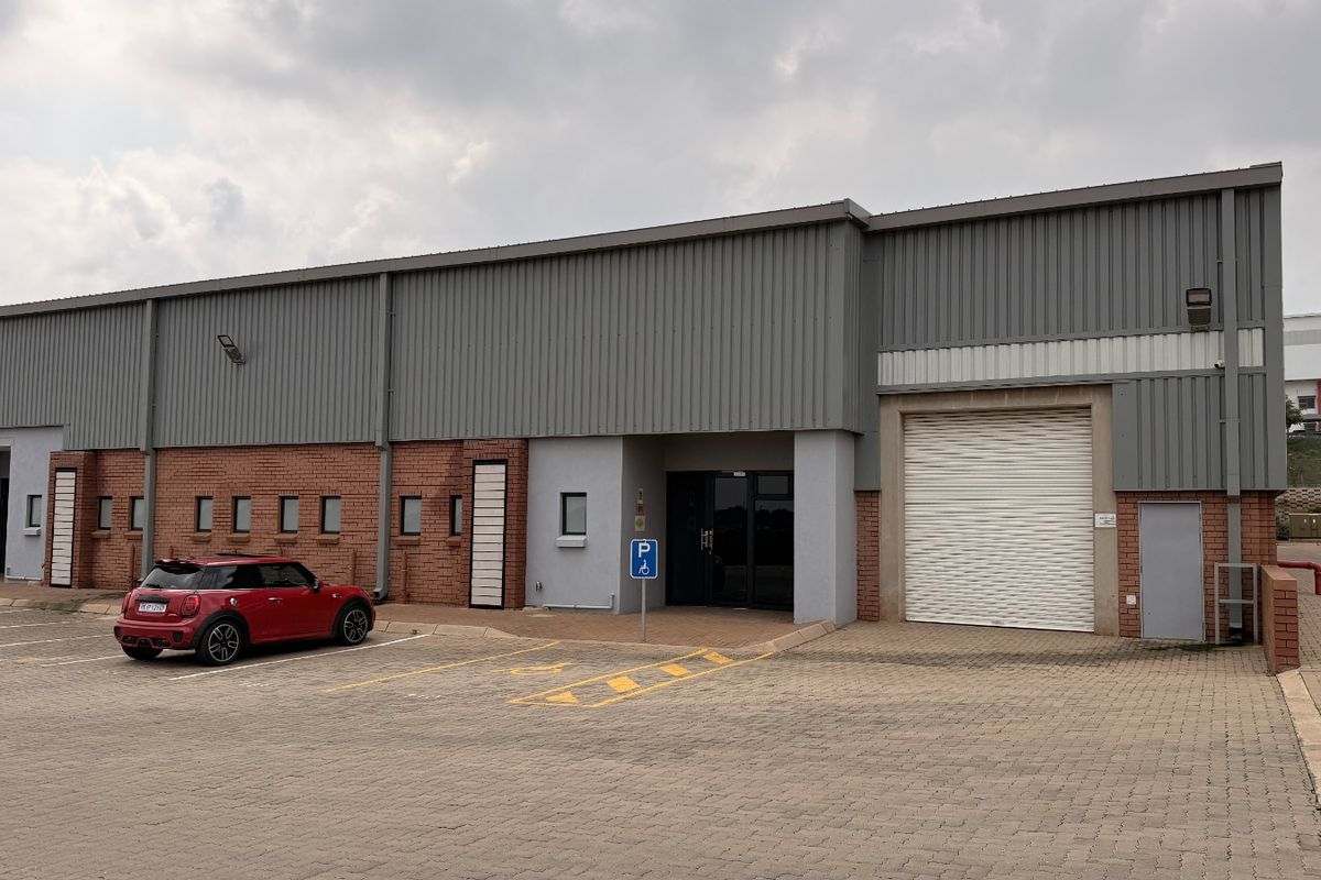 676m2 A-Grade Industrial Warehouse To Let in Olifantsfontein - Photo 4