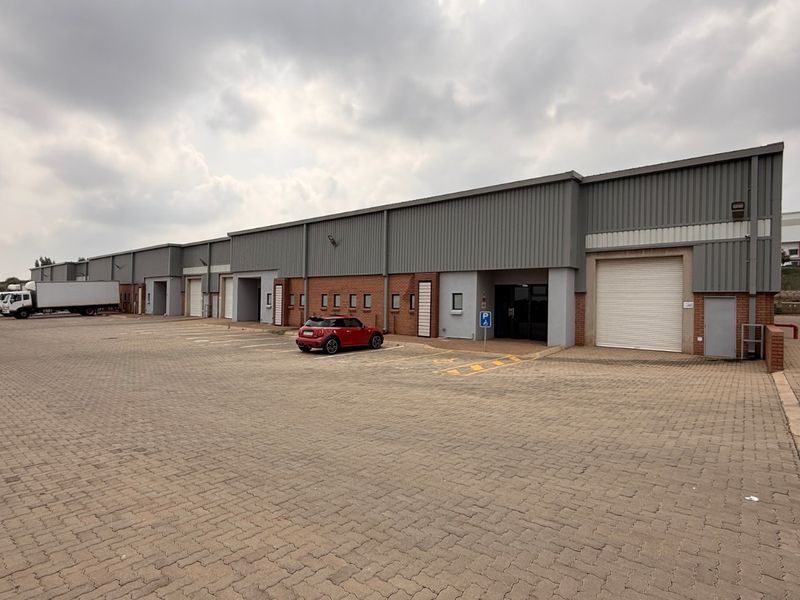 676m2 A-Grade Industrial Warehouse To Let in Olifantsfontein - Photo 2
