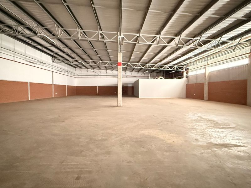 868m2 A-Grade Industrial Warehouse To Let in Twenty One Industrial Estate - Photo 9