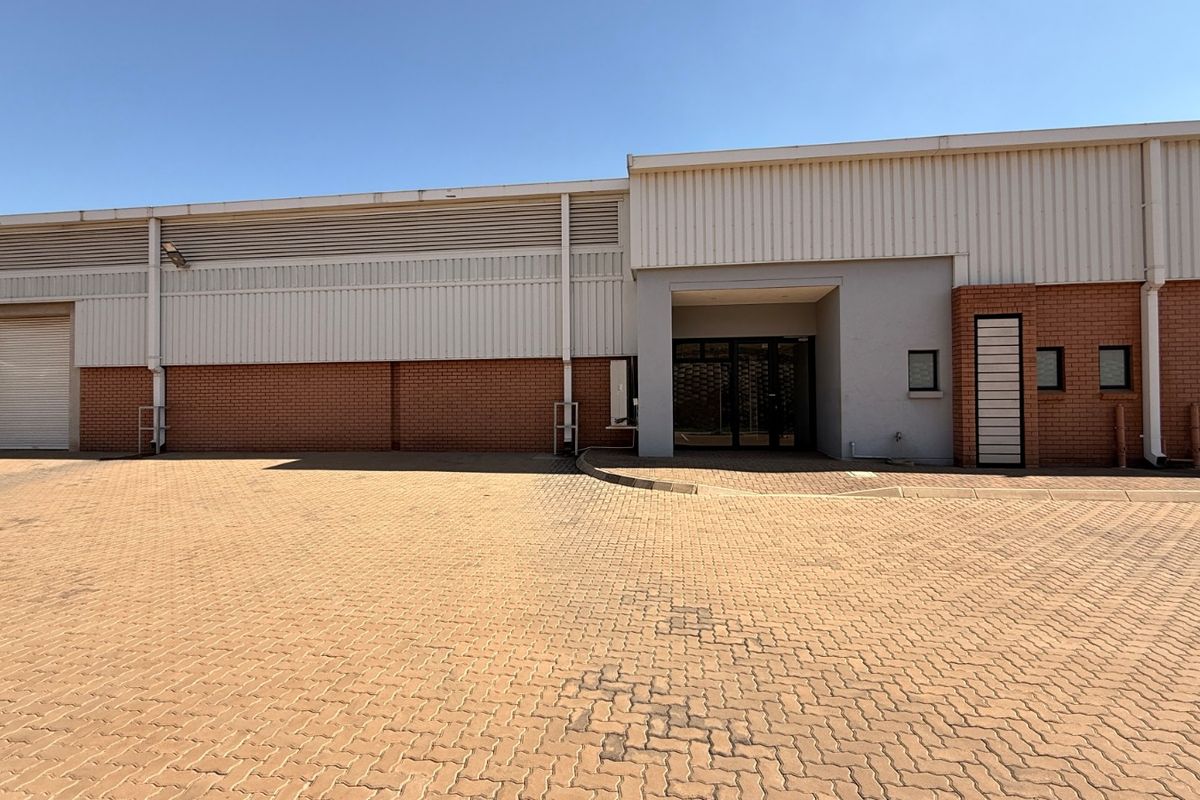 868m2 A-Grade Industrial Warehouse To Let in Twenty One Industrial Estate - Photo 2