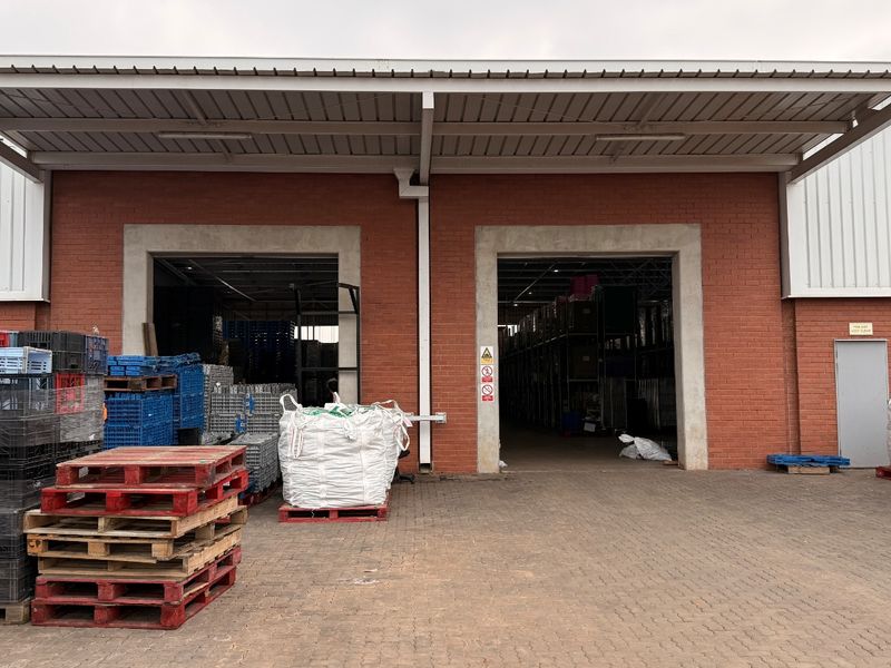 1459m2 Warehouse with Private Yard with To Let in Olive Wood Hub, Witfontein - Photo 6
