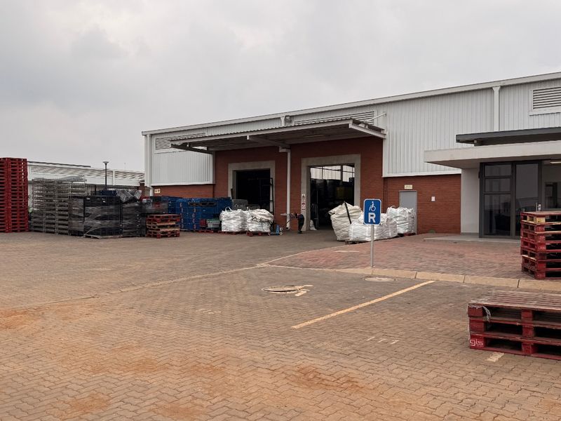 1459m2 Warehouse with Private Yard with To Let in Olive Wood Hub, Witfontein - Photo 5
