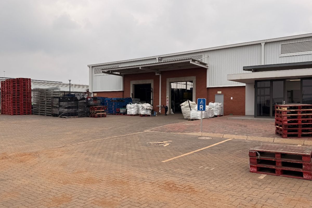 1459m2 Warehouse with Private Yard with To Let in Olive Wood Hub, Witfontein - Photo 5