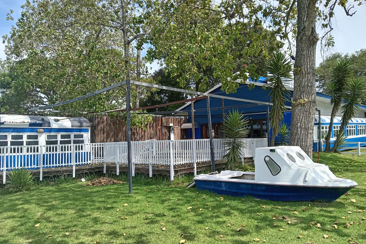 Restaurant and Function Venue to let - Photo 4