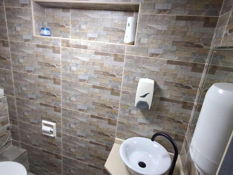 A golden investment chance awaits!- Commercial Property for sale in Selection Park Springs - Photo 10