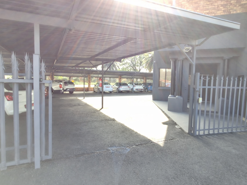 A golden investment chance awaits!- Commercial Property for sale in Selection Park Springs - Photo 3