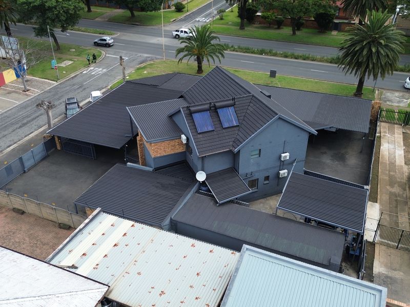 A golden investment chance awaits!- Commercial Property for sale in Selection Park Springs - Photo 2