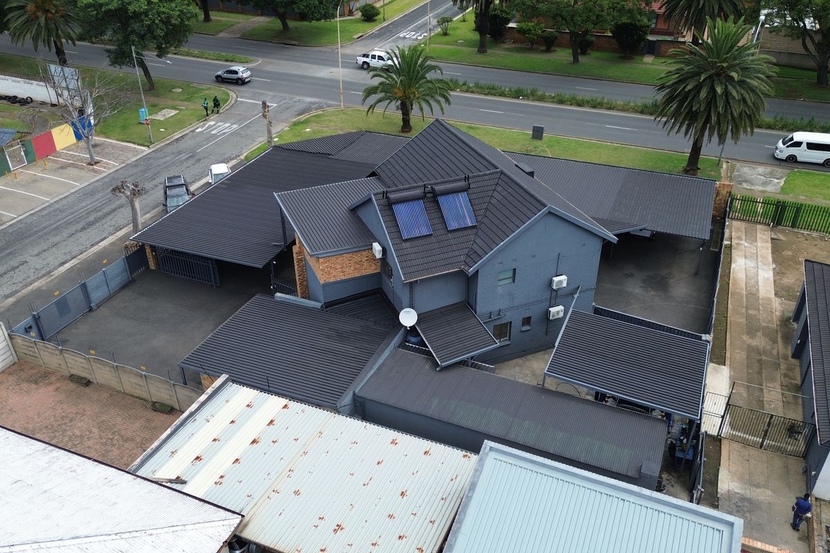 A golden investment chance awaits!- Commercial Property for sale in Selection Park Springs - Photo 2