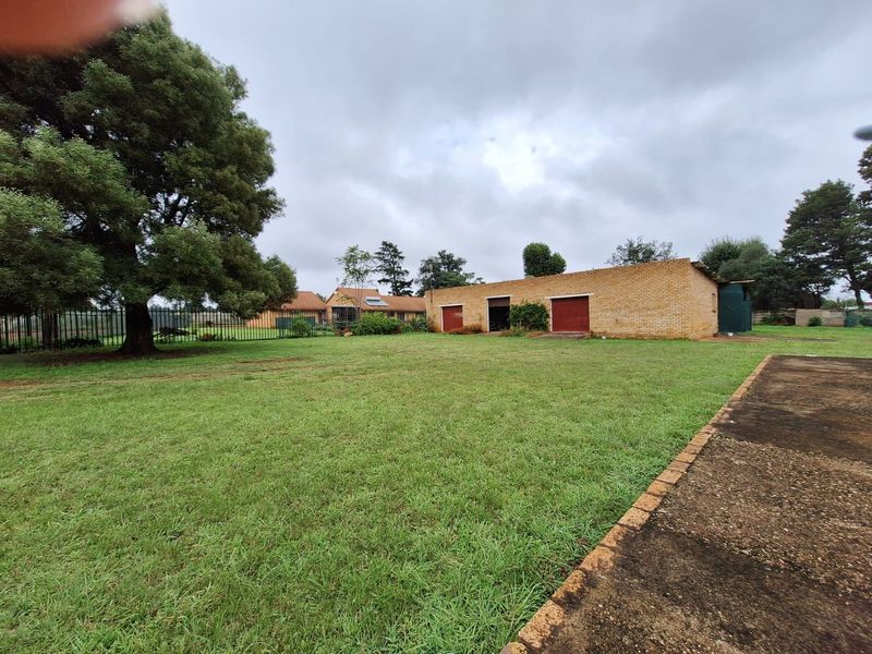 Beautiful smallholding with Workshop - Photo 2