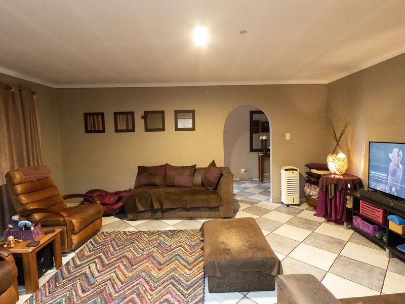 Beautiful smallholding with Workshop - Photo 3