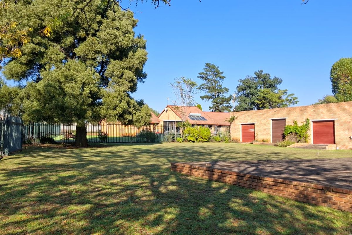 Beautiful smallholding with Workshop - Photo 3