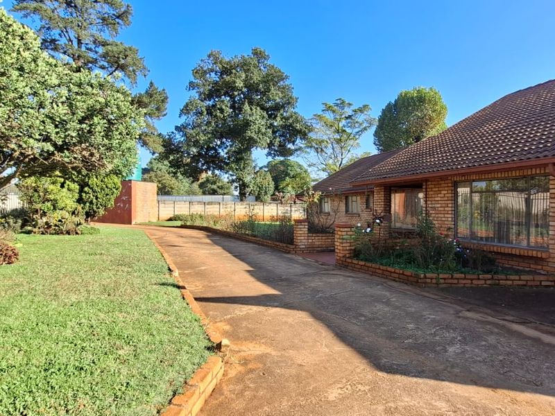 Beautiful smallholding with Workshop - Photo 2