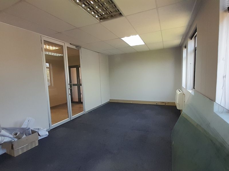 118m Ground Floor Office with the Right Practical Advantage - Photo 6