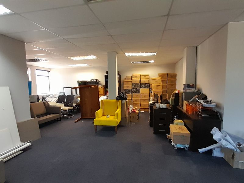 118m Ground Floor Office with the Right Practical Advantage - Photo 10