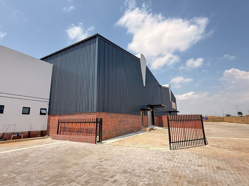 662m2 AAA Warehouse with Large Private Yard For Sale, Centurion | Prime N14 Location - Photo 3