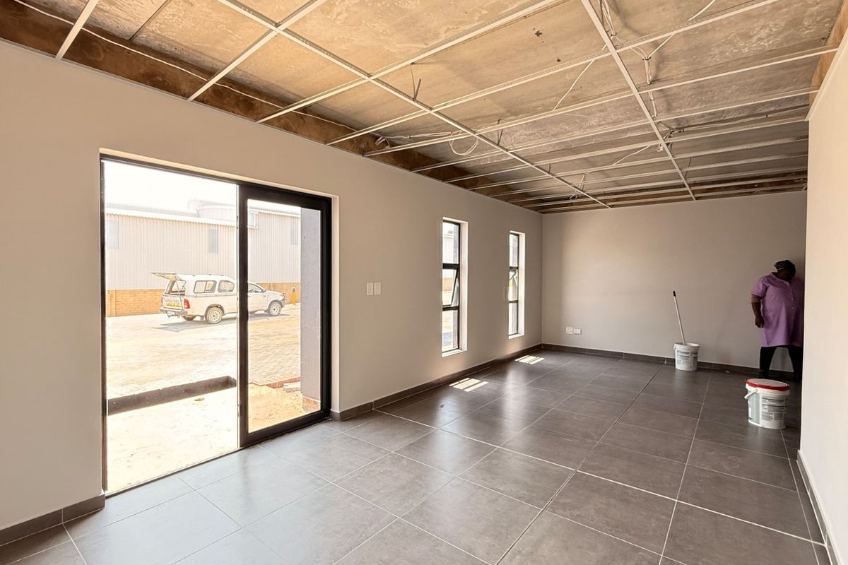 662m2 AAA Warehouse with Large Private Yard For Sale, Centurion | Prime N14 Location - Photo 4