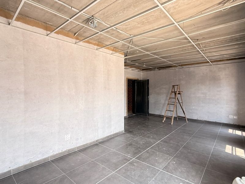 Brand New 596m2 AAA Warehouse For Sale with N14 Access, Limeroc Bussiness Park, Centurion - Photo 6