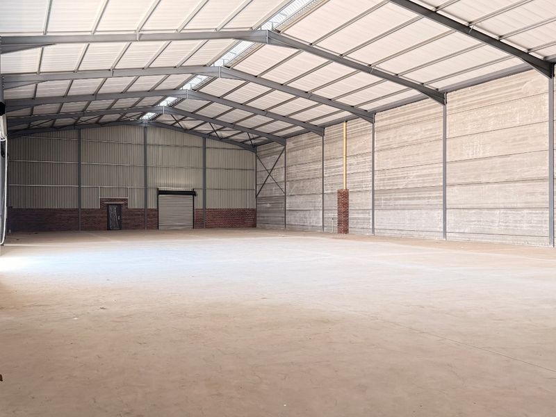Brand New 596m2 AAA Warehouse For Sale with N14 Access, Limeroc Bussiness Park, Centurion - Photo 10