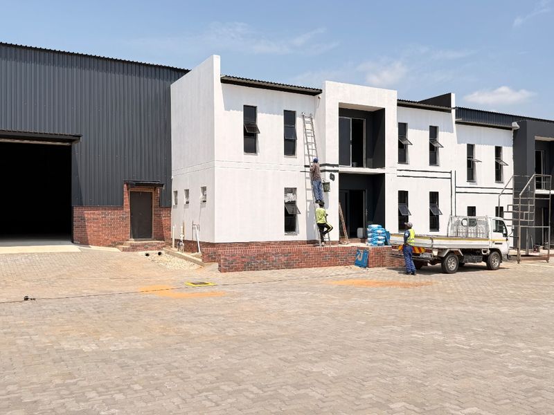 Brand New 596m2 AAA Warehouse For Sale with N14 Access, Limeroc Bussiness Park, Centurion - Photo 3