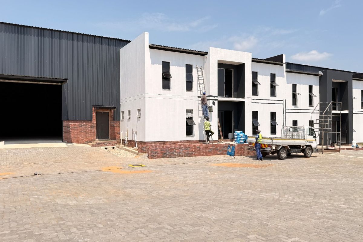 Brand New 596m2 AAA Warehouse For Sale with N14 Access, Limeroc Bussiness Park, Centurion - Photo 3