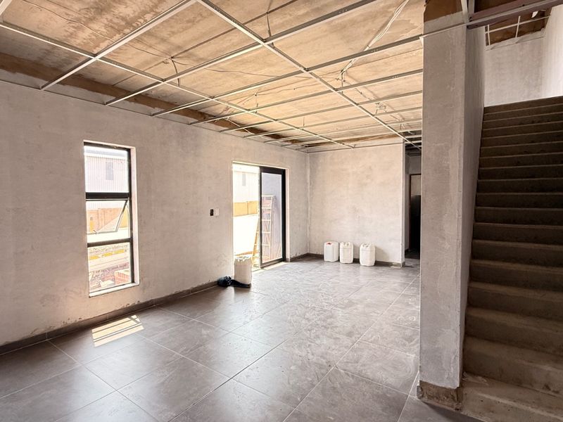 Brand New 596m2 AAA Warehouse For Sale with N14 Access, Limeroc Bussiness Park, Centurion - Photo 5