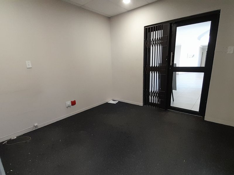 191m Office Presence in a Proven Office Address in Pretoria East - Photo 4