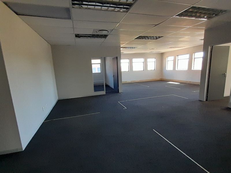 Smart First Floor 140m Office in a Trusted Business Address - Photo 5